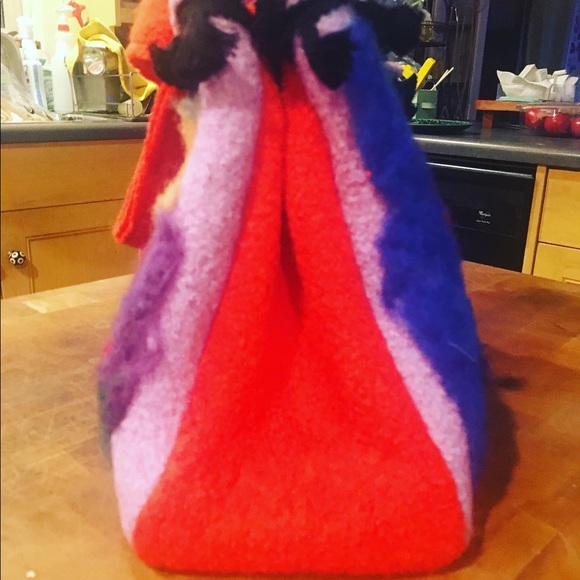 Handmade wool felted handbags - Picture 2 of 5